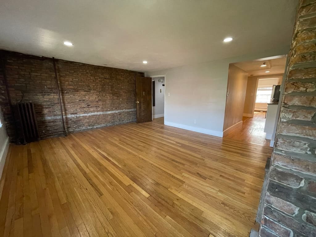59 Pinckney St #4
