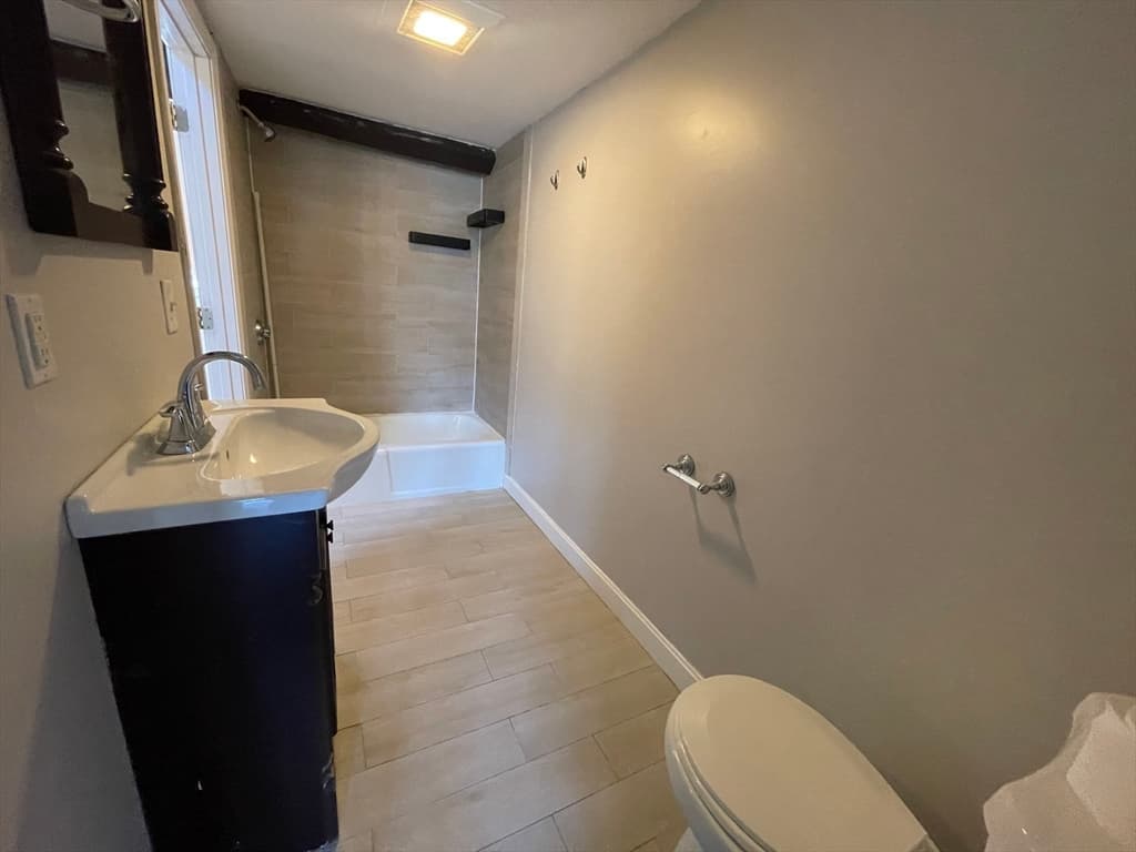 59 Pinckney St #4 photo 5