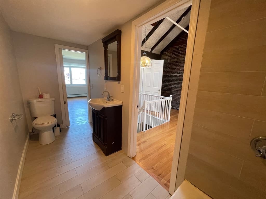 59 Pinckney St #4 photo 4