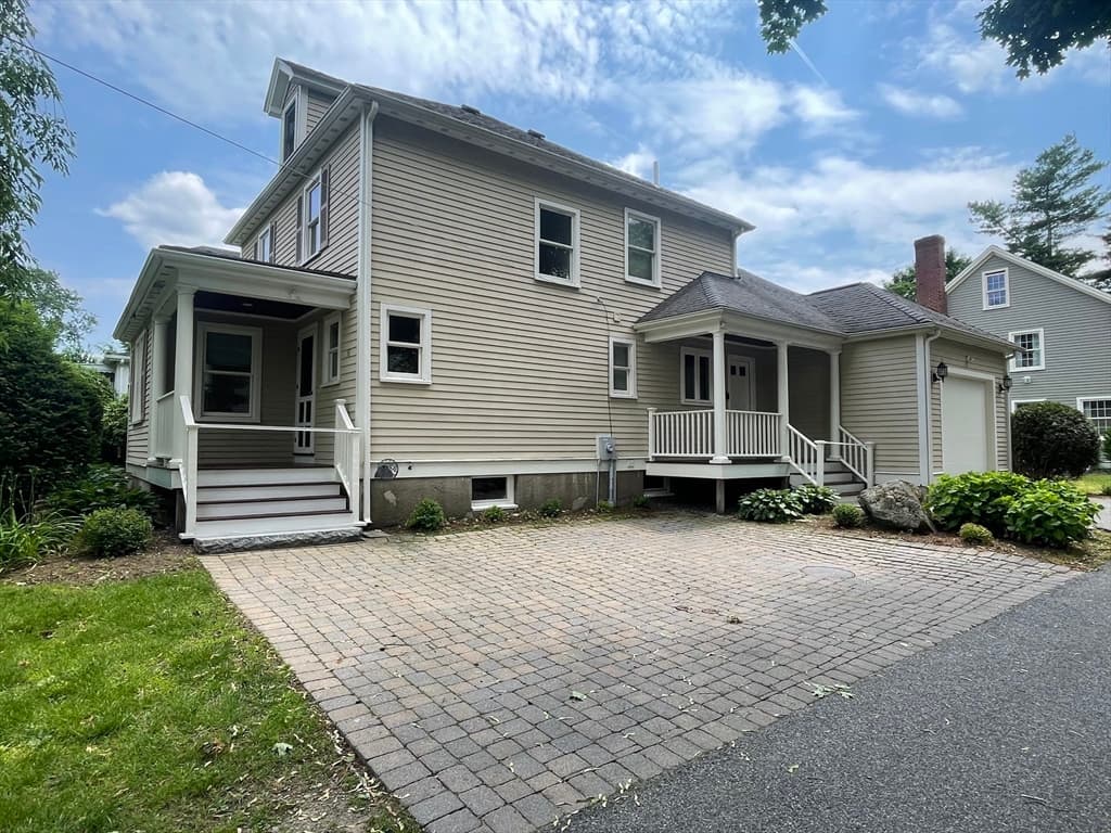 58 Oak Street photo 4