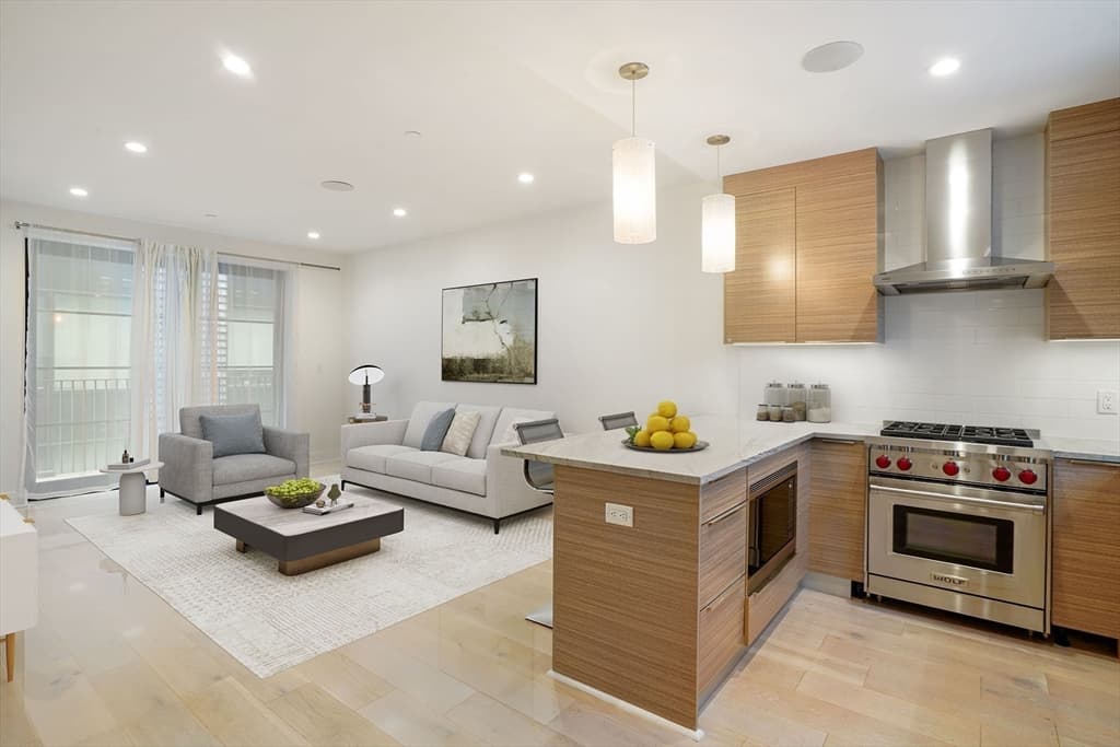 14 West Broadway #304