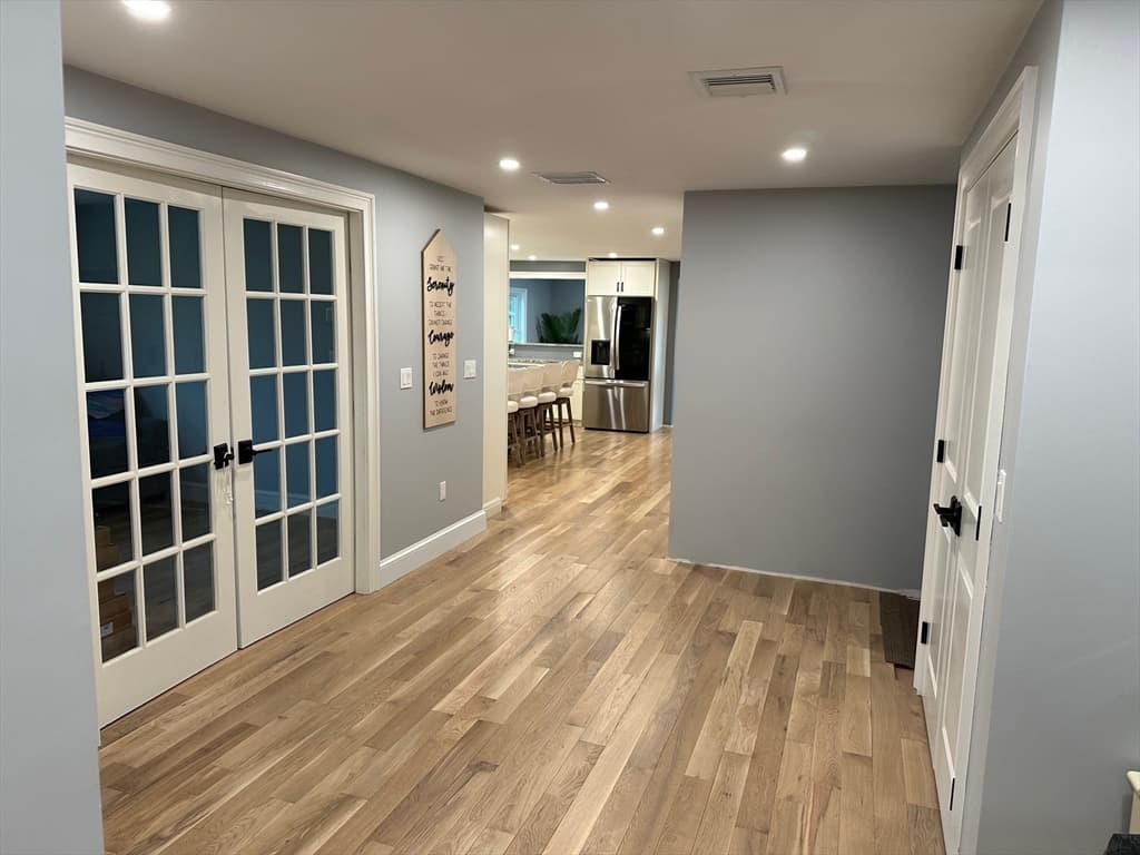 399 Gilbert Street photo 4