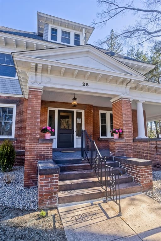 28 Columbus Ave photo 2