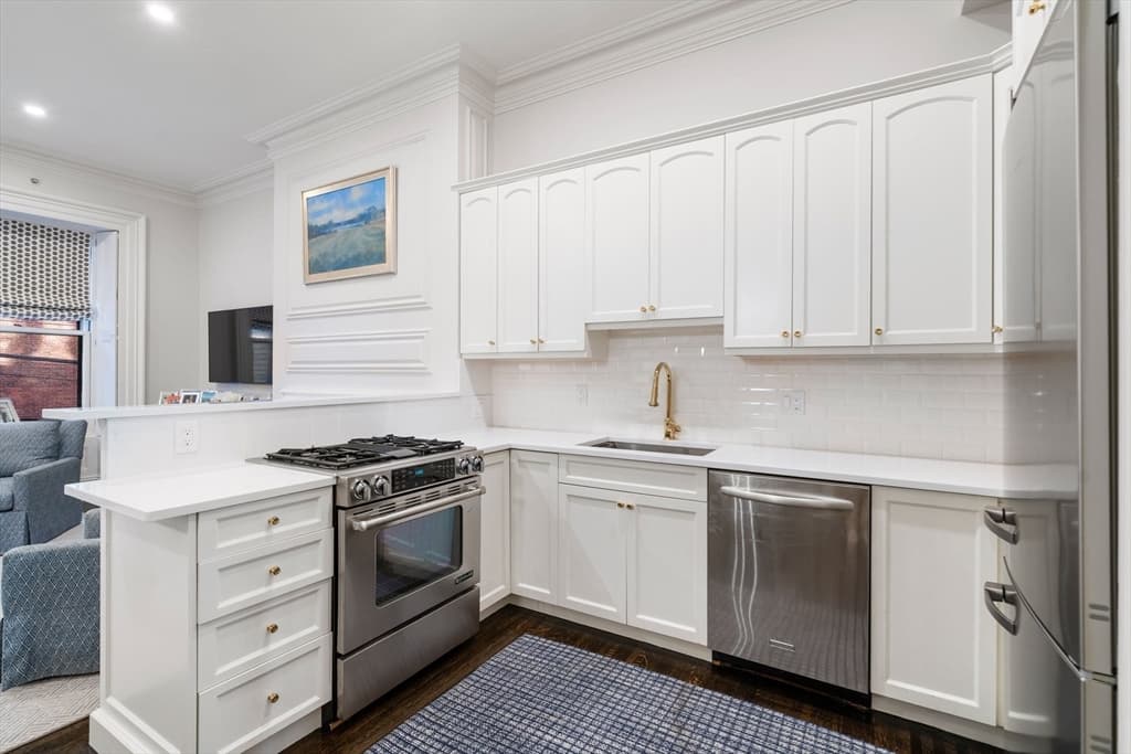 32 Commonwealth Ave #1 photo 3