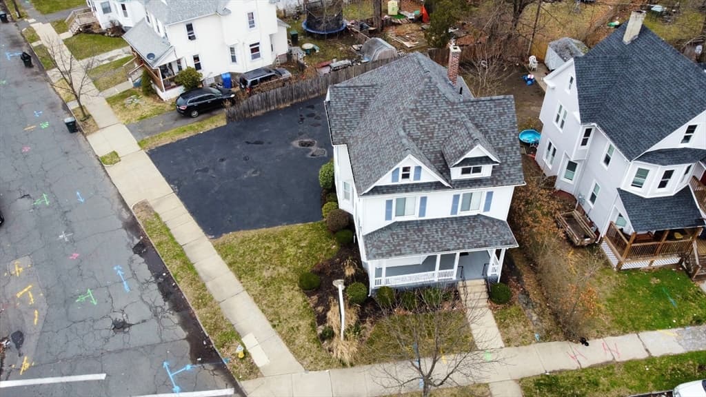 645 Belmont Ave photo 2