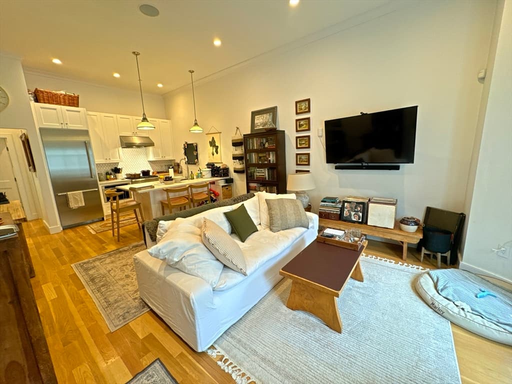 49 E Concord St #2 photo 2