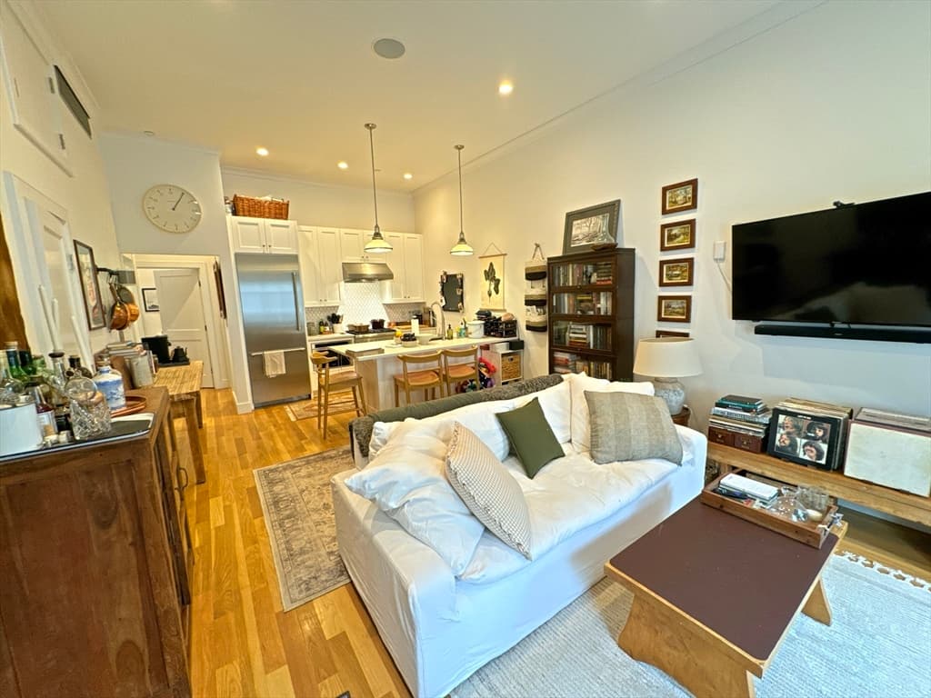 49 E Concord St #2 photo 3