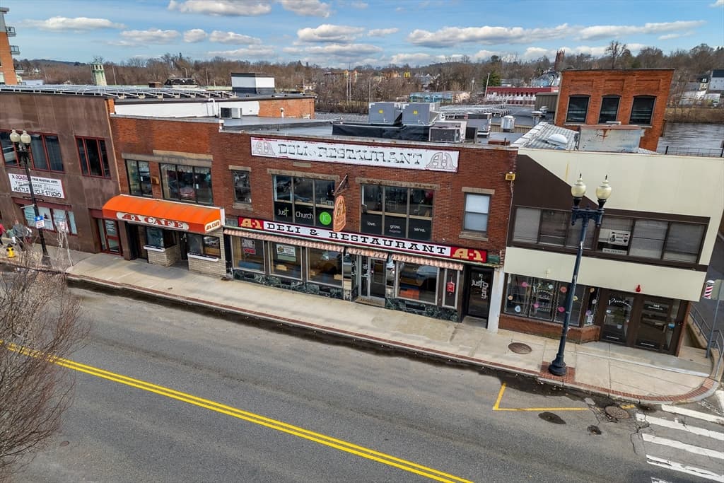 92 Merrimack photo 3