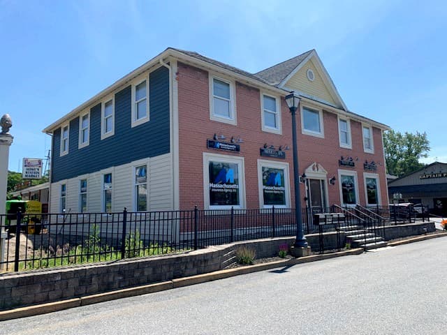 227 Maple St