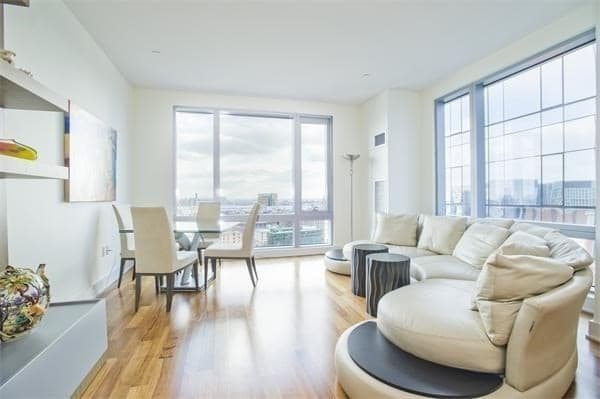 500 Atlantic Ave #17M