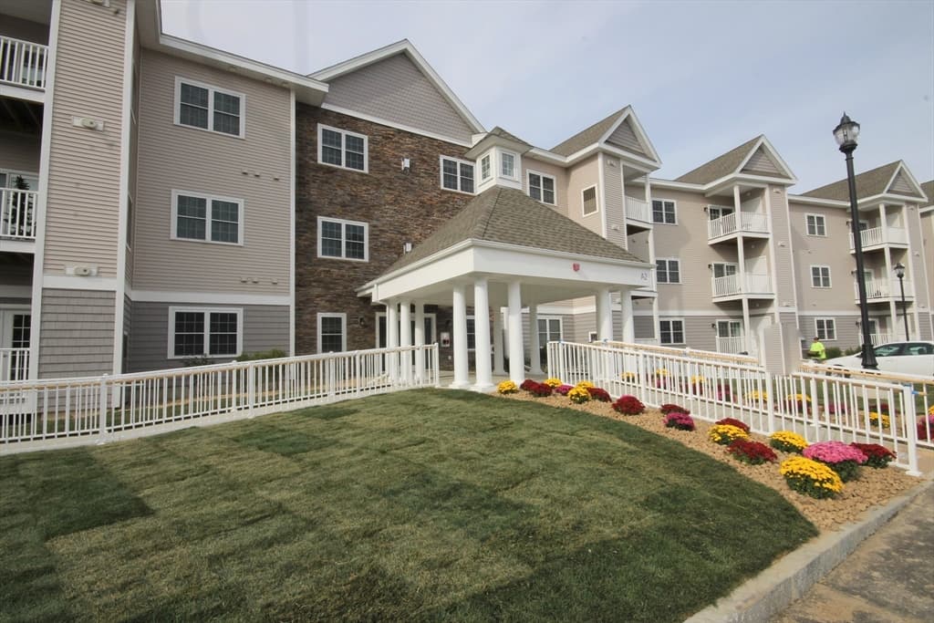 1 Regency Village Way #202