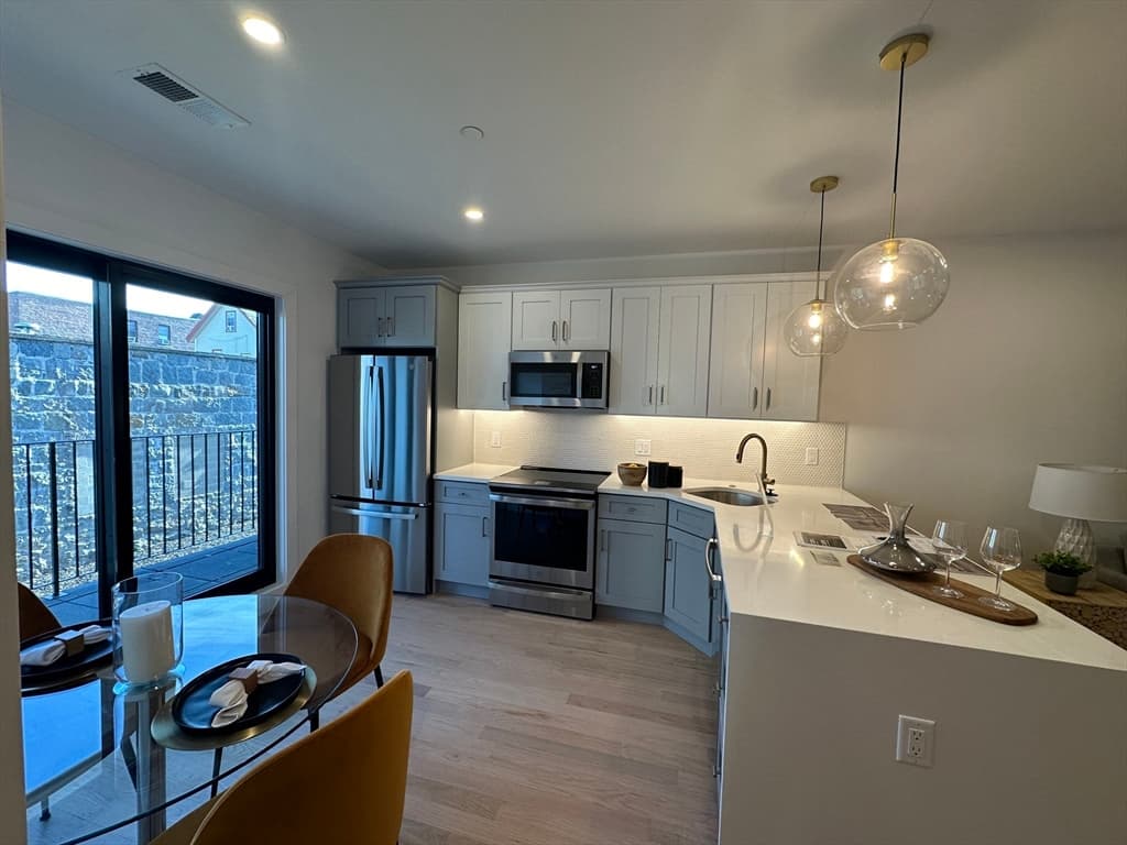 52 Withington Street #4 photo 2