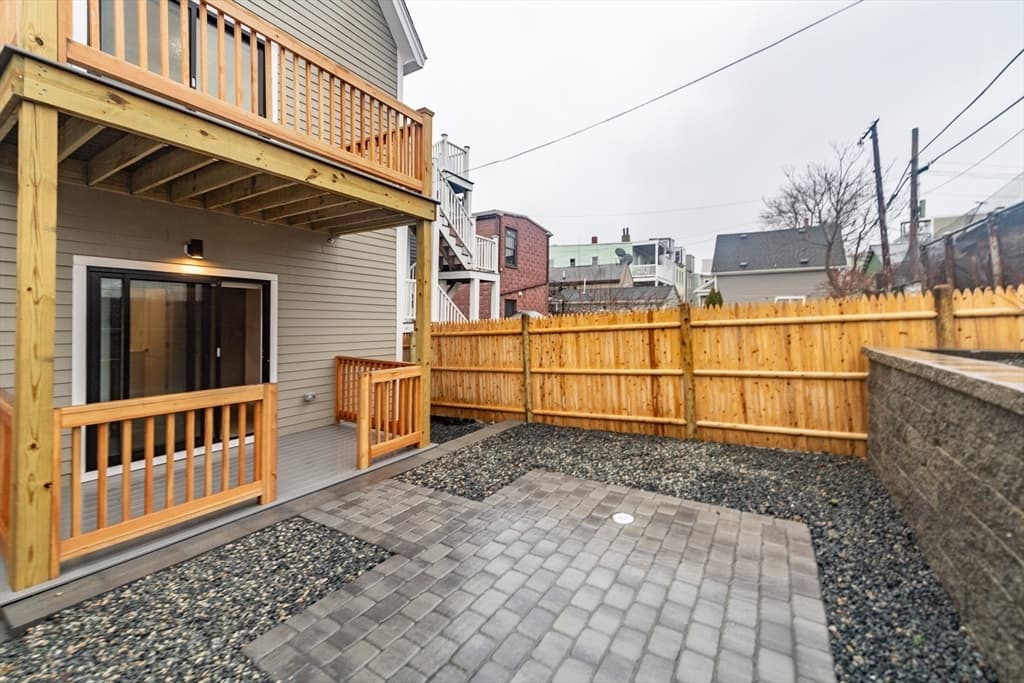 292 Princeton Street photo 3