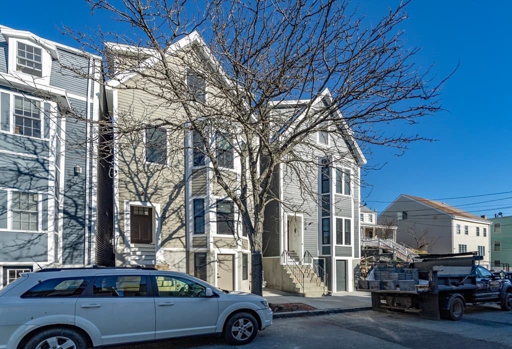 292 Princeton Street photo 5