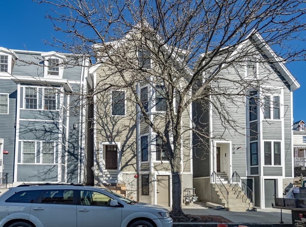 292 Princeton Street photo 4