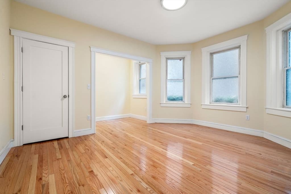 131 Park Dr #2 photo 2