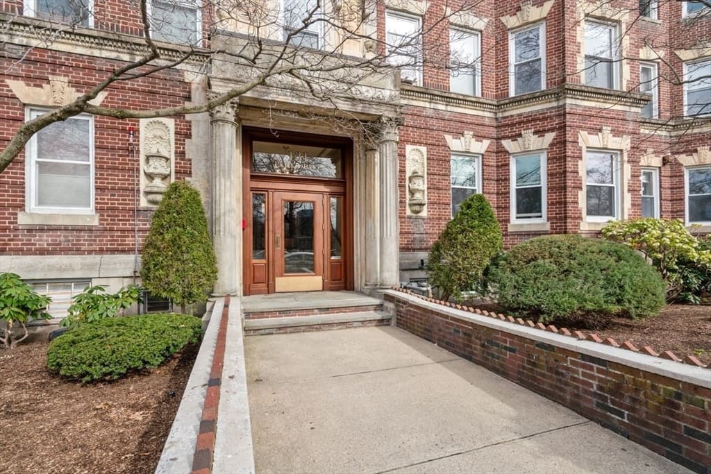 131 Park Dr #2