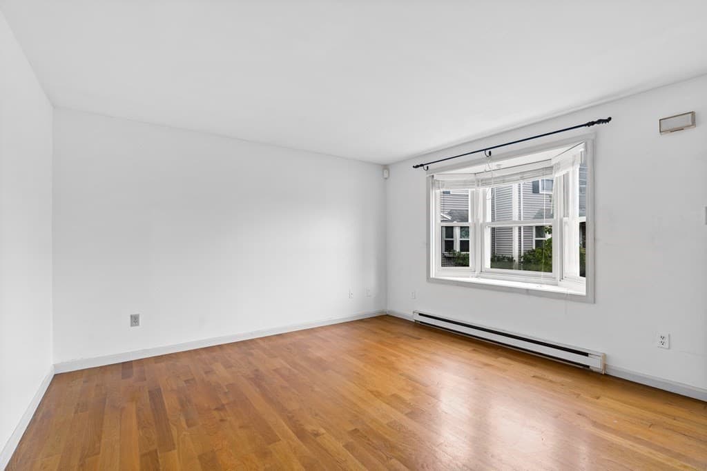 642 Canterbury St #642 photo 3