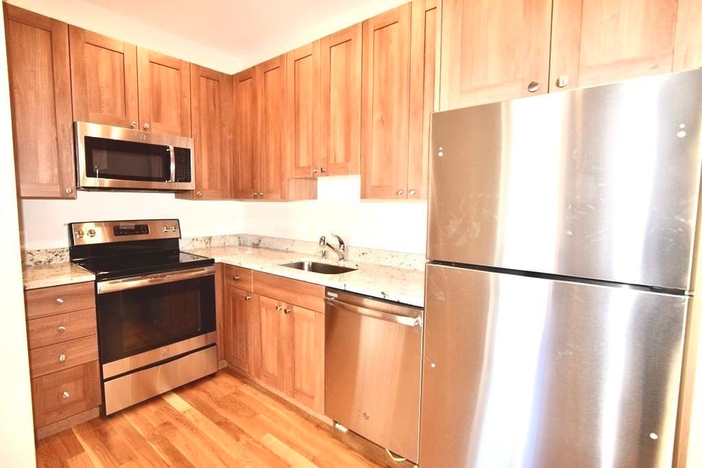601 Washington Street #4