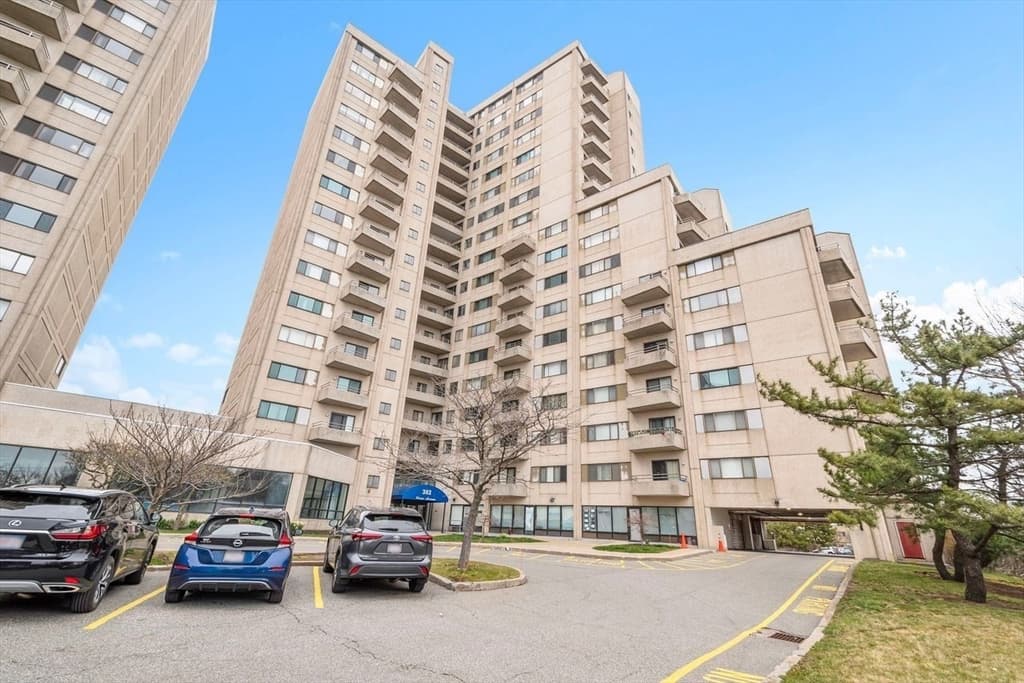 382 Ocean Ave #604 photo 2