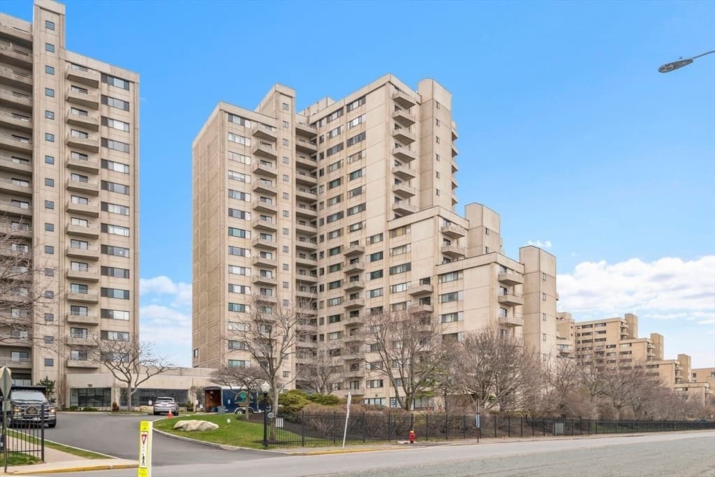 382 Ocean Ave #604