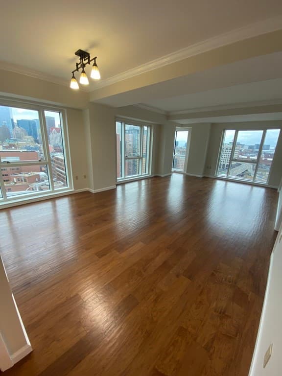 1 Nassau Street #1605 photo 2