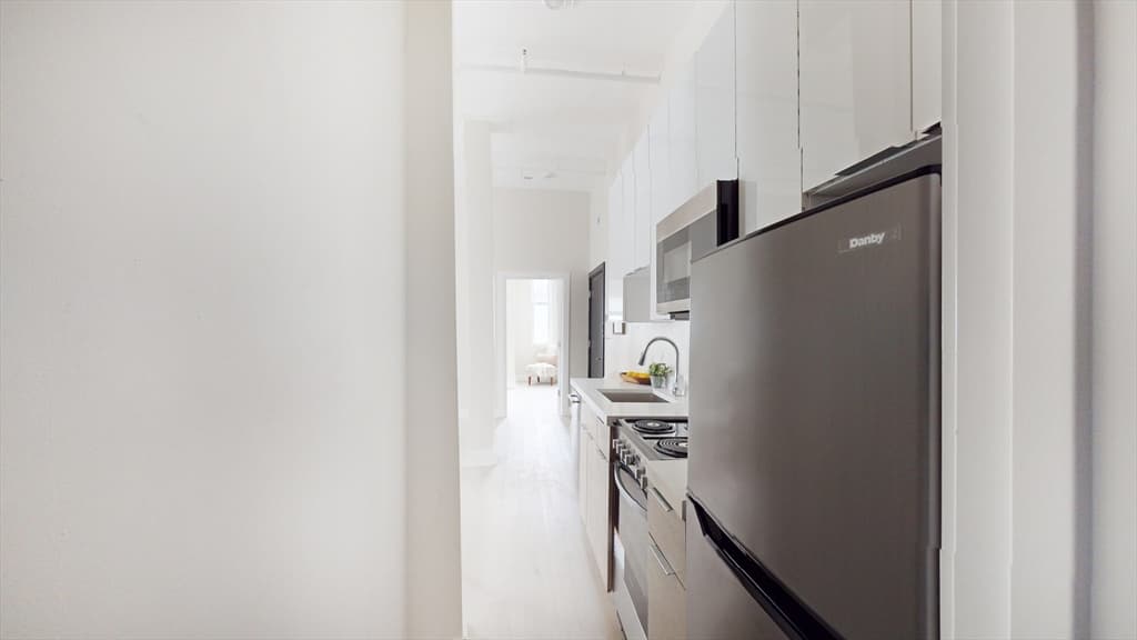 33 Hermon St #R105 photo 5