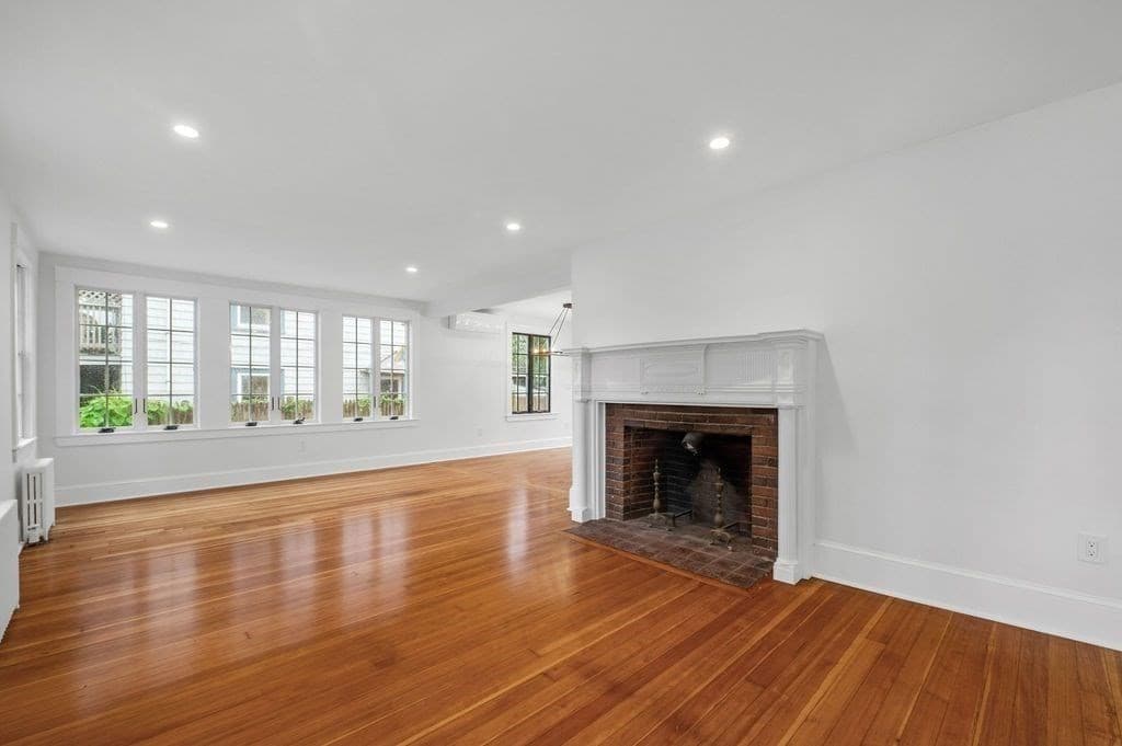 111 Columbus Ave photo 5