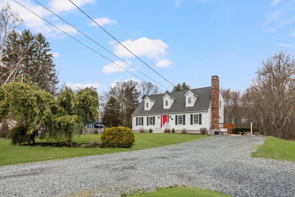 115 Jerome St photo 2