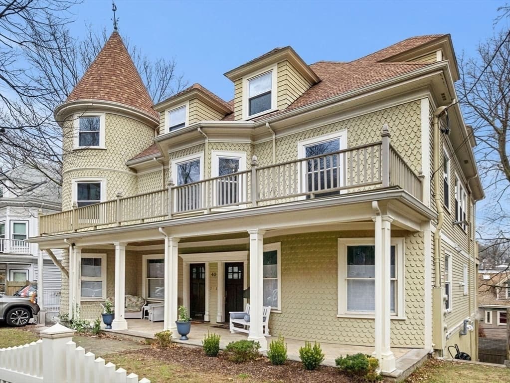 40 University Rd #2