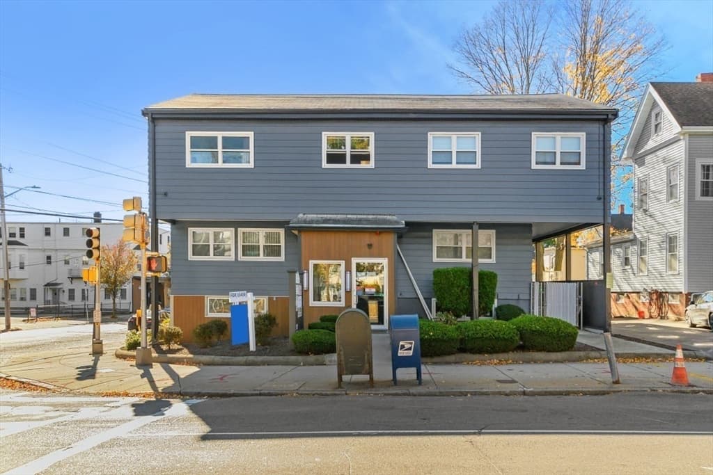 452 Pleasant Street #101 photo 2