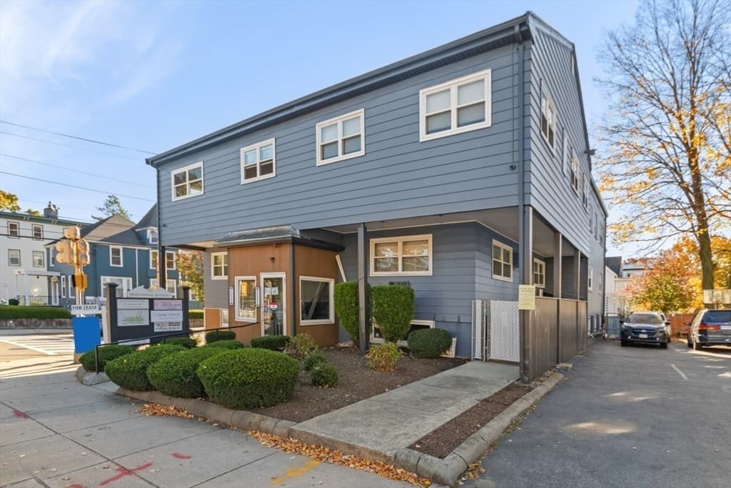 452 Pleasant Street #101