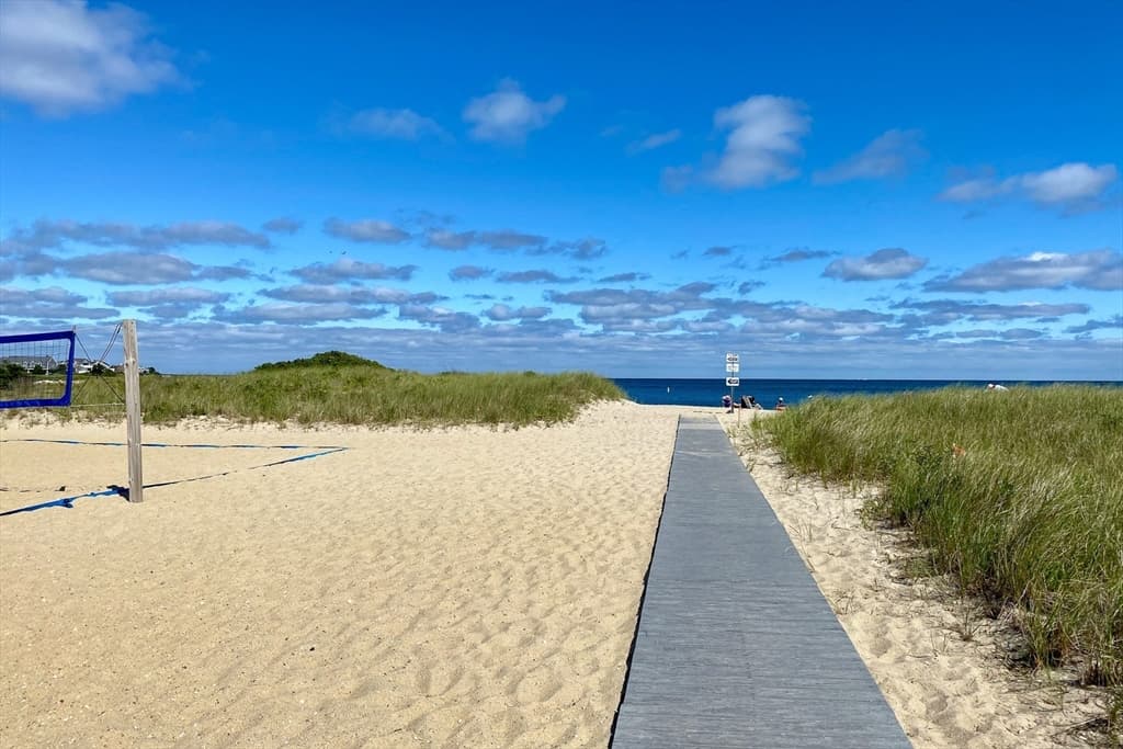 48 Beach St photo 2