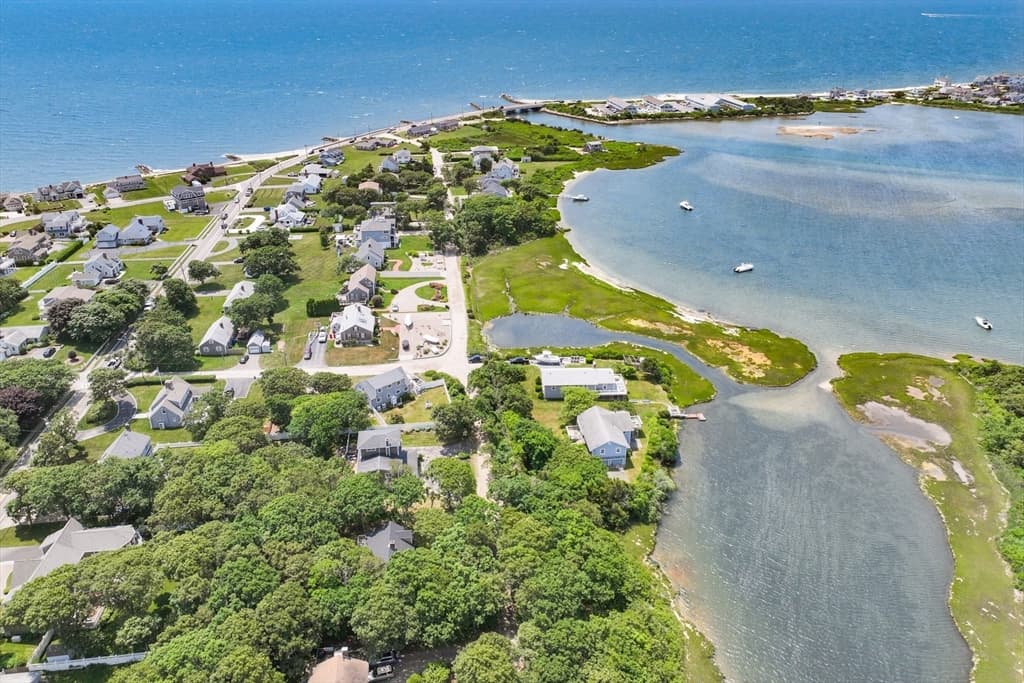 48 Beach St photo 3