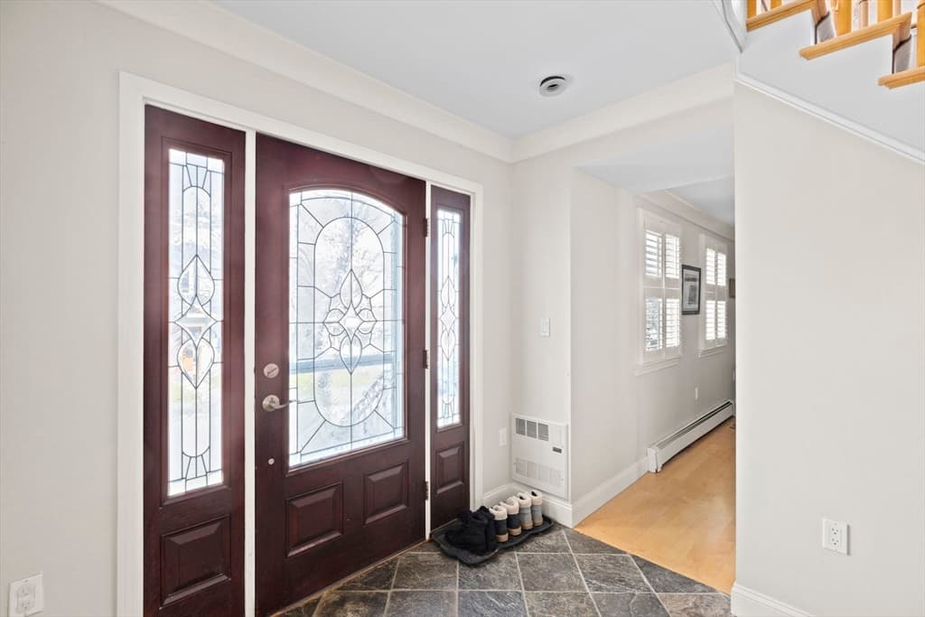 35 Monmouth St photo 4