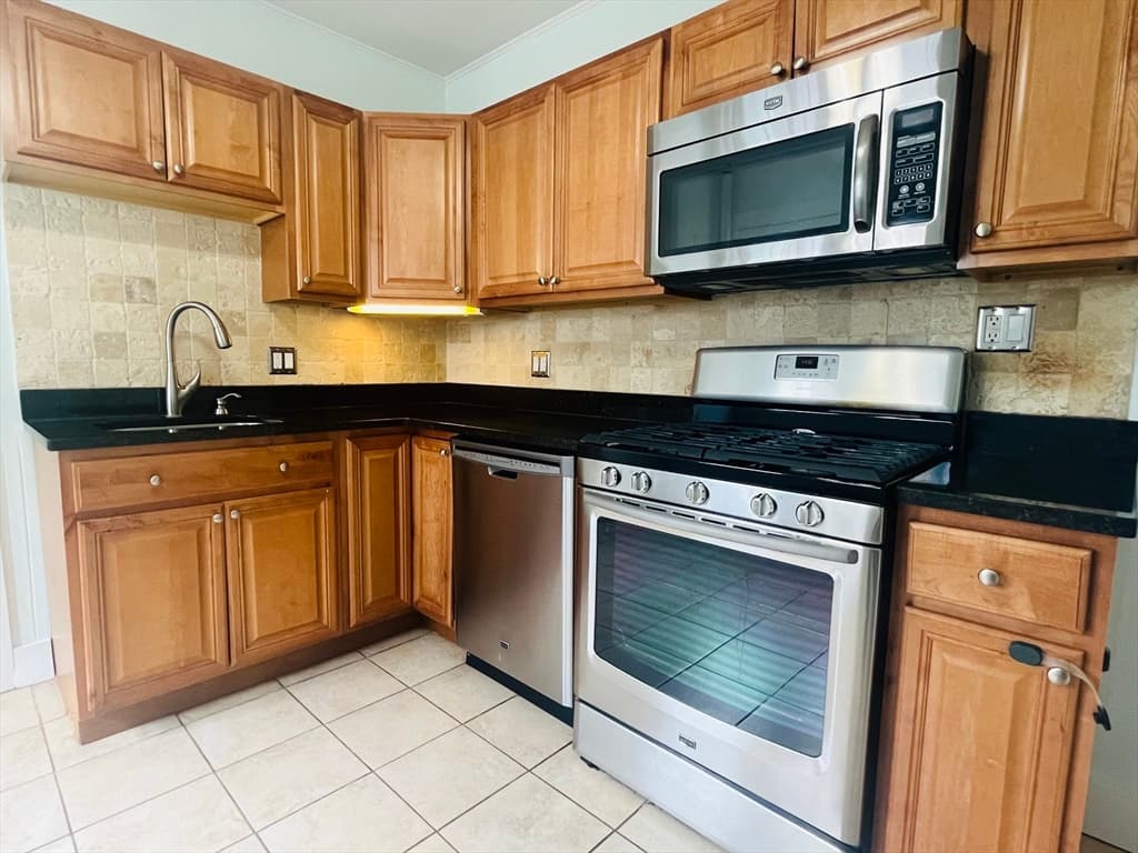 190 Brookside Parkway #1