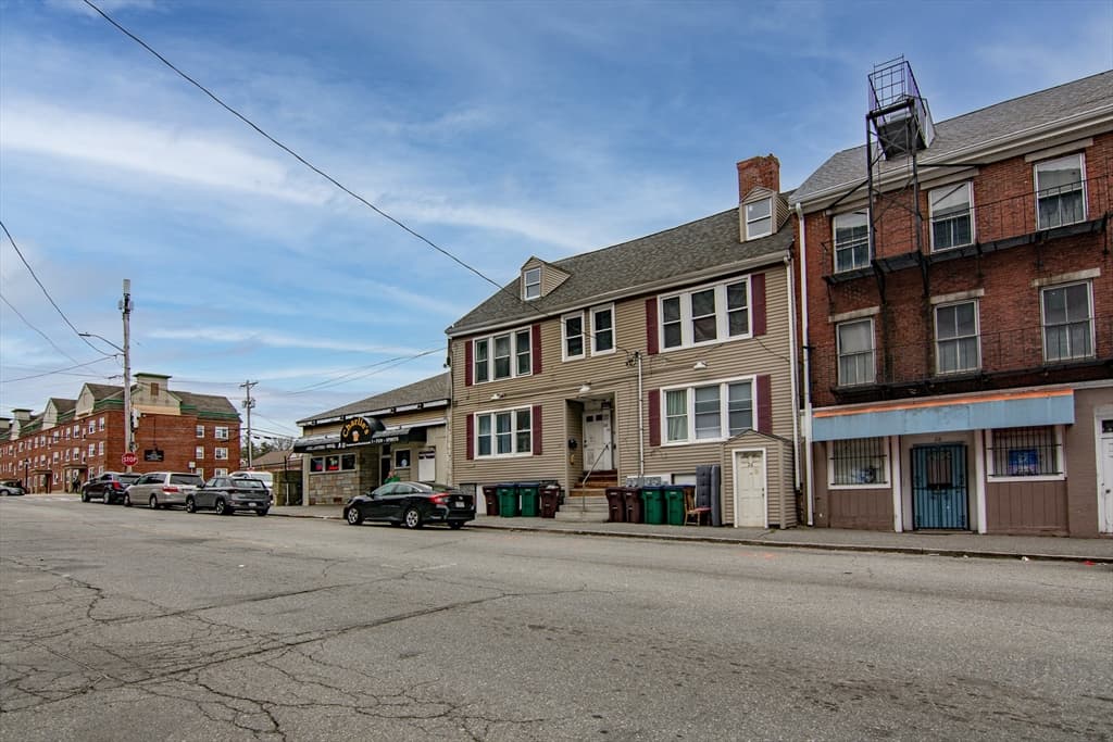 26 Cabot St photo 5