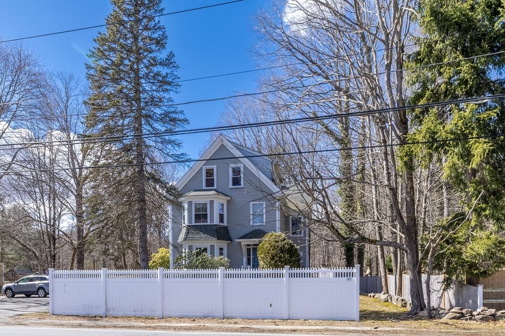 956 Bay Rd #3 photo 2