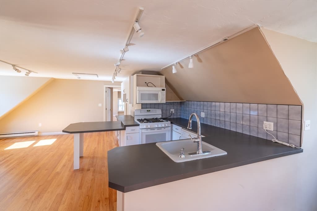 956 Bay Rd #3 photo 5