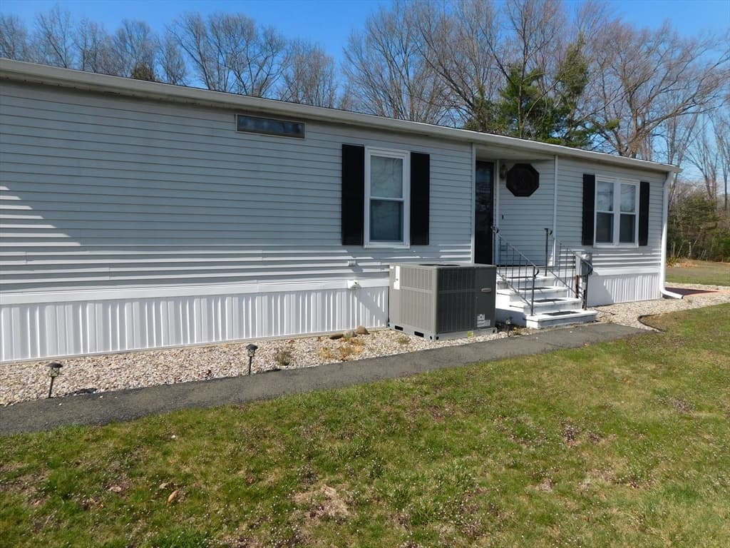 13 John Drive photo 2