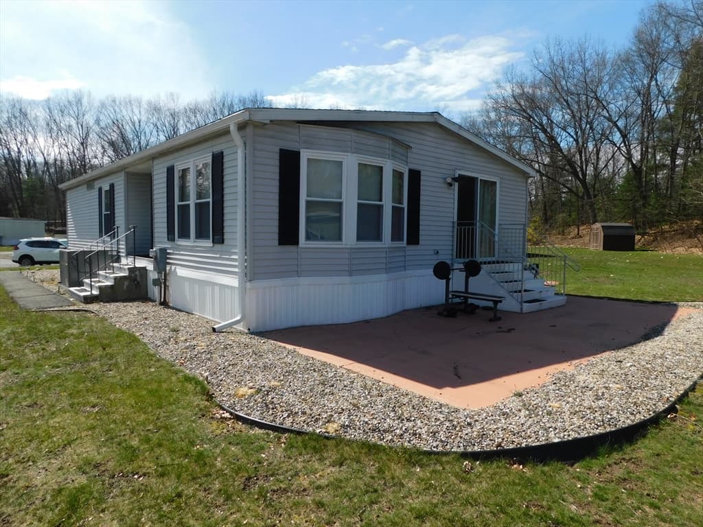 13 John Drive photo 4