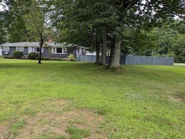 30 Raymond Rd photo 3