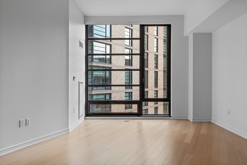 580 Washington St #8E photo 5
