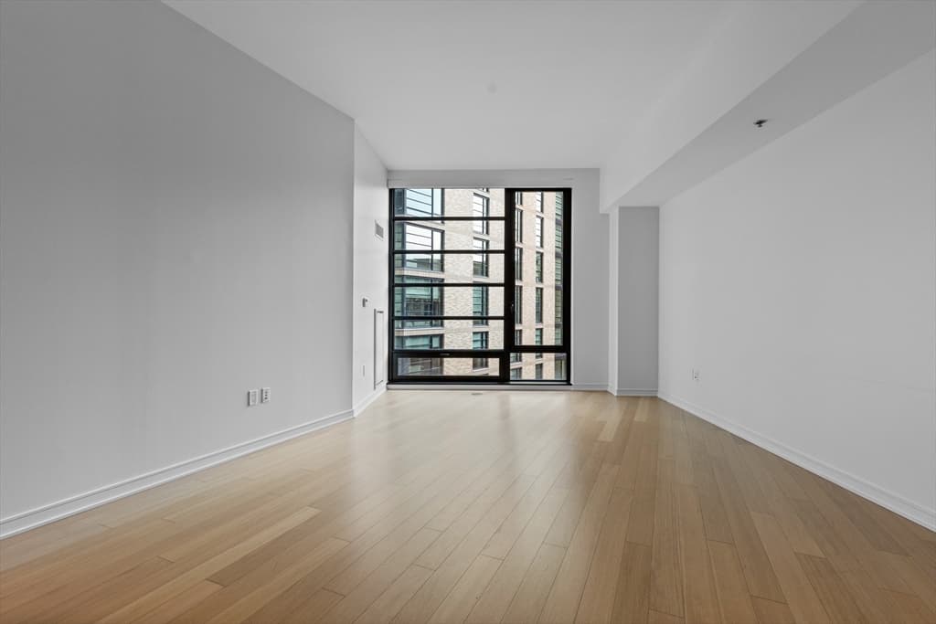 580 Washington St #8E photo 4