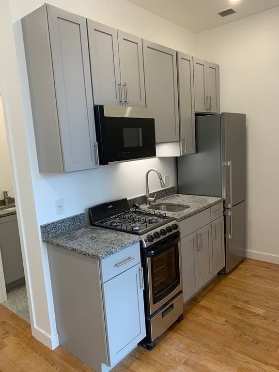 64 Market St #406 photo 3