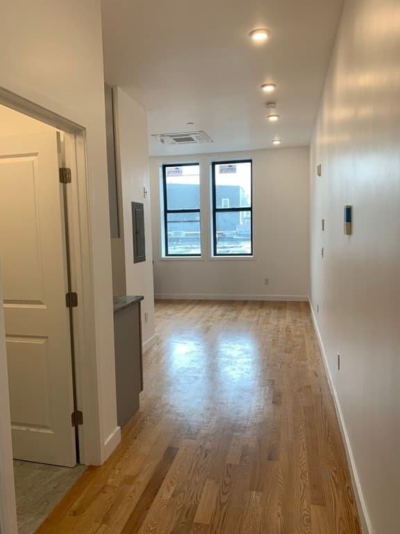 64 Market St #406 photo 5