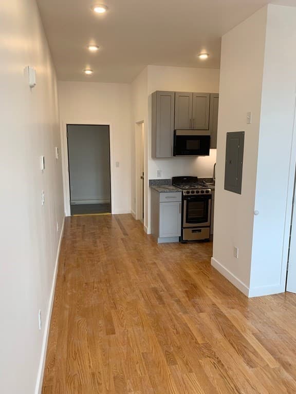 64 Market St #406 photo 4