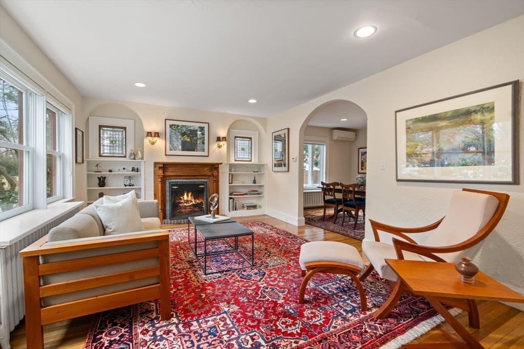8 Lexington Ave. photo 3