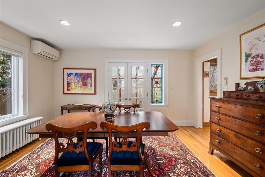 8 Lexington Ave. photo 5
