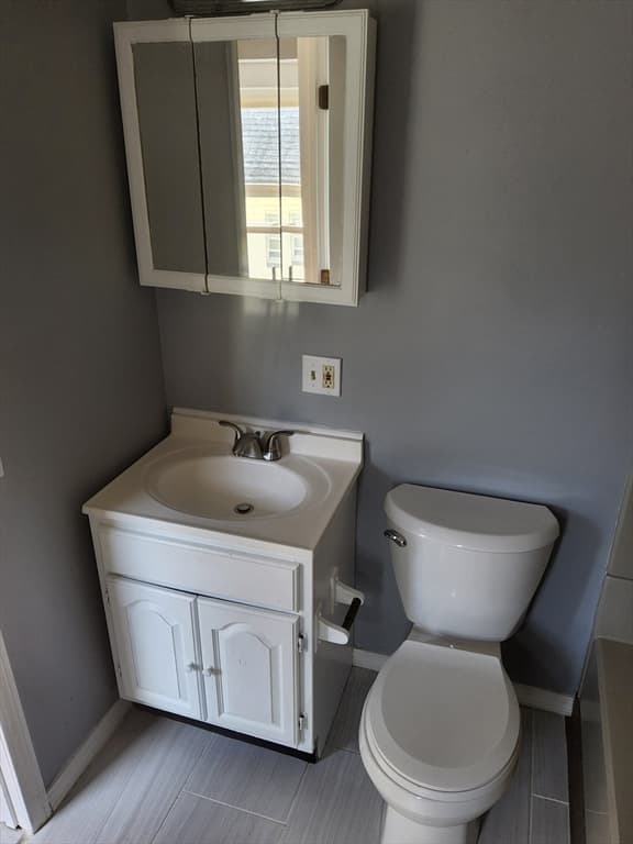 112 Seabury Street #3 photo 5
